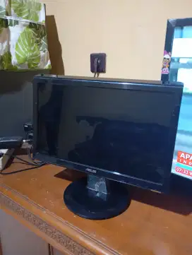 Monitor Aaus Jernih 16inc wade
