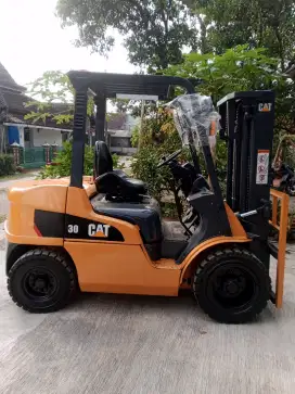 Forklift 3 Ton Caterpillar