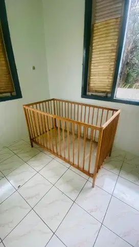Dijual murah Kayu tempat tidur bayi model aestetik
