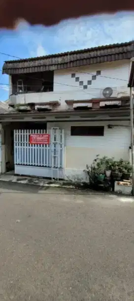 Rumah terawat yg manis dijual di Rawamangun ,pulo gadung
