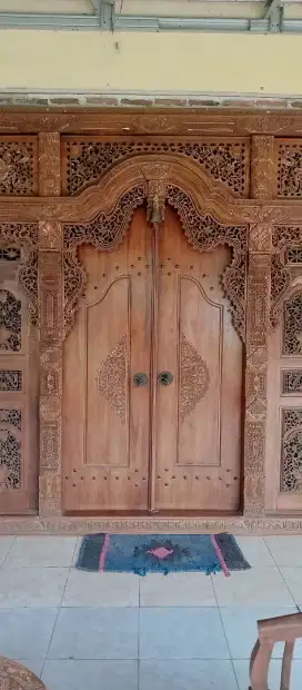 Gebyok jati ukir