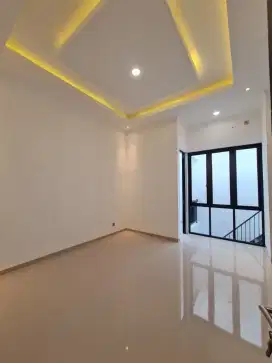 TURUN HARGA! Dijual/Sewa Rumah Darmo Permai Timur SHM, LT 110m²
