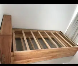 Dipan Tempat Tidur kayu mahoni 2x1 meter