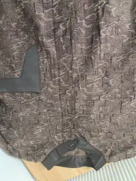 Pakaian Batik Pria Lengan Pendek Warna Coklat Ukuran L