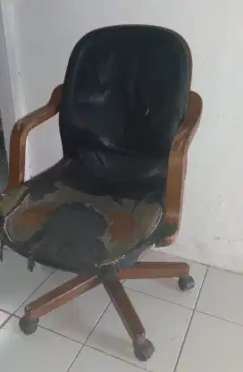 Dijual kursi kerja Direktur jati