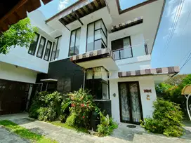 RUMAH 9 KAMAR TIDUR, 6 MENIT DARI KANTOR WALIKOTA YOGYAKAKARTA