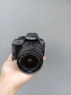 Canon 100D touchscreen fullset Murah !!