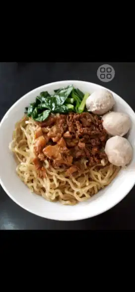 Karyawan Restoran Bakmi waiter / kasir