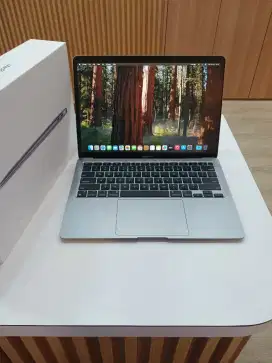Macbook air m1 8gb 256gb 99% like new garansi sd nopember 2025