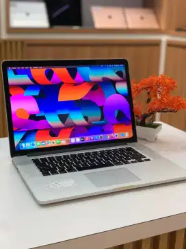 Macbook pro 2015 15in i7 16gb 256gb mulus lusss