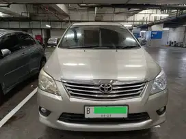 DIJUAL Toyota Innova G Diesel AT 2012 Silver Tgn 1, km 85k asli