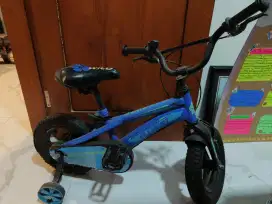 Dijual CEPAT Sepeda roda 4 buat anak2.