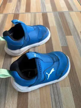 Sepatu anak original PUMA