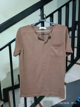 Baju dan atasan wanita