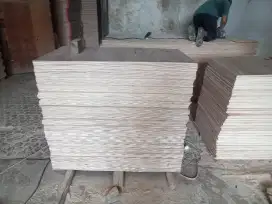 Kami suplayer triplek khusus pintu  3 mm serta melamin 3 mm glosy dll