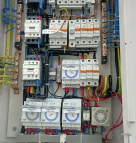 TUKANG SERVIS LISTRIK