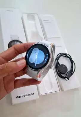 Samsung Galaxy Watch 7 44mm Silver Mulus Fullset Garansi On Smartwatch