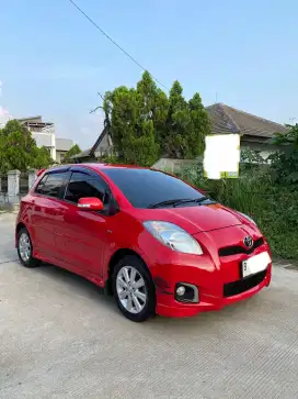 Toyota Yaris S limited AT 2013