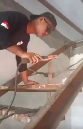 Mencari gawian tukang las