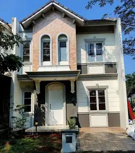 Hot Rent. Rumah bagus Vanya Park Azzura, BSD