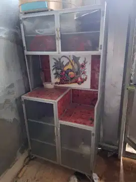 Lemari rak piring