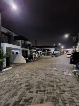 Dijual rumah 2 lantai full bangunan siap huni dekat tol karawacii