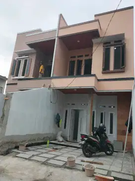 Dijual rumah baru 2 lantai siap huni di Bintara 14 dkt St Cakung