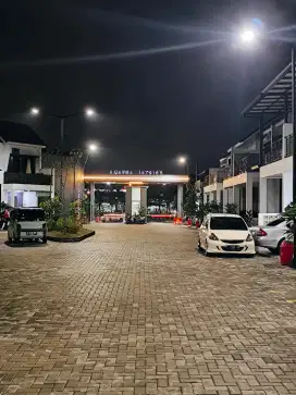 Rumah 2 lantai SIAP HUNI cuma byr 10 juta free biaya2 lokasi karawacii