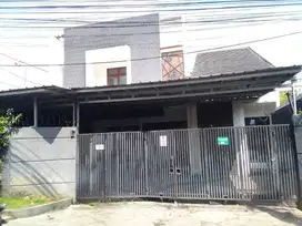 Disewakan rumah nyaman bisa untuk kantor dekat ke jakarta selatanm