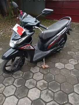 Dijual Honda Beat Fi 2013 BPKB aja manteppp josss