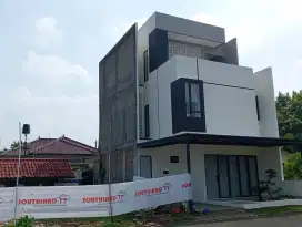 Rumah Mewah 3 Lantai Dekat Kampus UIN Jakarta
