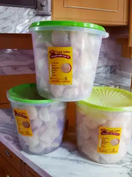 Kerupuk kulit sapi dapat 3 toples ukuran toples 5 liter