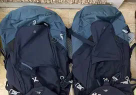 Sepasang Tas Ransel Trekking, seperti baru, kekinian,