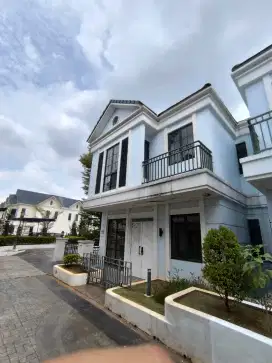 Dijual rumah 3 lantai mewah America style cuma byr 20jt cicilan 5jt