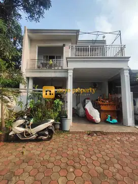 Rumah Pojok Dalam Cluster Ada Kolam Renang di Mustika Jaya Bekasi