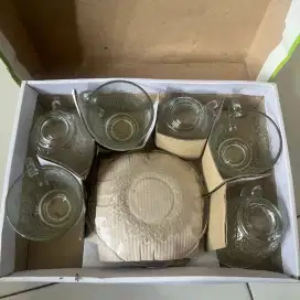 GELAS DAN PIRING KACA  KECIL ISI 6