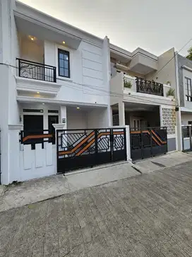 Rumah baru siap huni dalam perumahan di Mampang, Depok