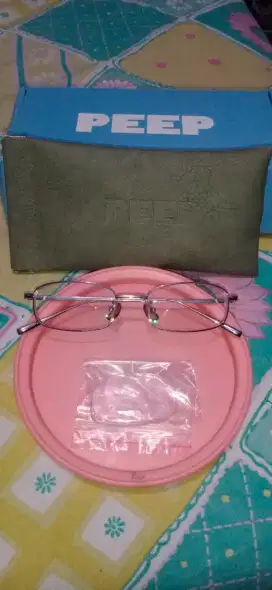 Dijual!!! Kacatamata merek peep