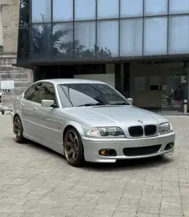 BMW E46 325i 2001