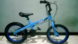 Dijual sepeda BMX UNITED anak msih bagus ban masih tebal tinggal pakai