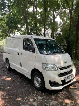 Jasa sewa angkutan barang dalam/luar kota