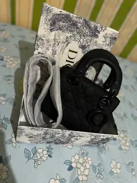Tas wanita merk dior