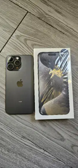 Iphone 15 pro max 256 resmi indonesia black titanium like new