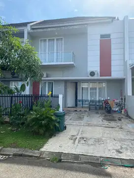 Dijual cepat rumah di royal spring hertasning free furnish