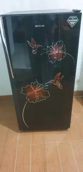 Dijual tv, kulkas, lemari, meja tv, speaker polytron, sofa, meja makan