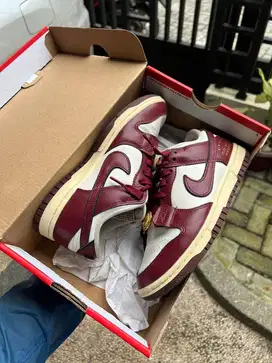 Jual Sepatu Nike Dunk Team Red Sisterhood Limited Edition Kondisi 99%