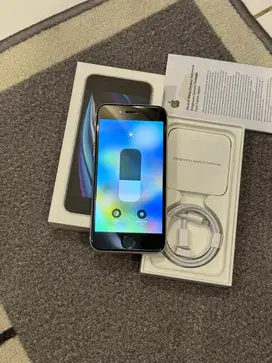 Dijual Iphone SE 2 White 64GB 2020 Resmi Ibox Lengkap