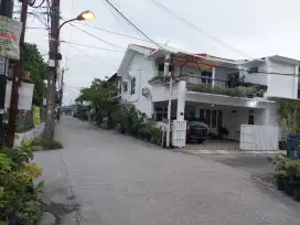Rumah American Classic Nyaman, Adem, dekat kemana mana, siap huni
