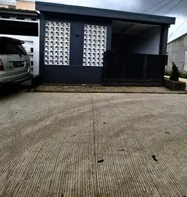 Di Jual Butuh Rumah Full furnitur, Full Dak Lantai 2 Dekat Stasiun