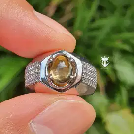 Batu Permata Natural Brown Zircon Loupe Clean 2.46 Ct GRI Lab Memo